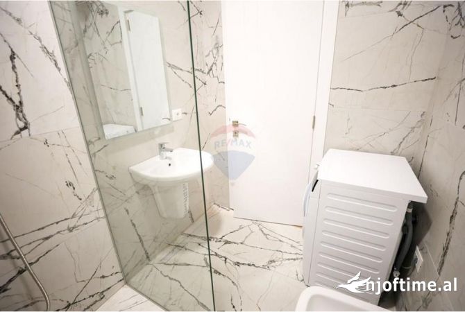 Appartamento in vendita a Tirana 2+1, Arredato