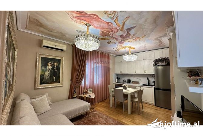 Appartamento in affitto a Tirana 2+1, Arredato