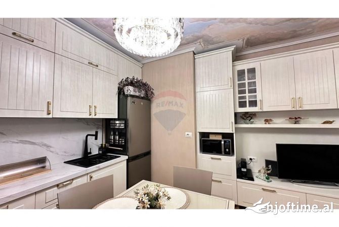 Appartamento in affitto a Tirana 2+1, Arredato