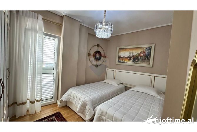 Appartamento in affitto a Tirana 2+1, Arredato