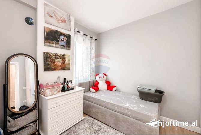 Shtepi ne shitje Apartament ne Tirane, 2+1, Mobilimi E mobiluar, Pagesa 249,000  Euro.