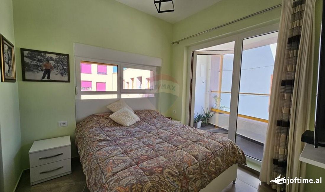 Shtepi ne shitje Apartament ne Tirane, 1+1, Mobilimi E mobiluar, Pagesa 112,000  Euro.