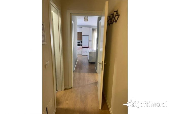 Shtepi ne shitje Apartament ne Tirane, 2+1, Mobilimi E mobiluar, Pagesa 330,000  Euro.