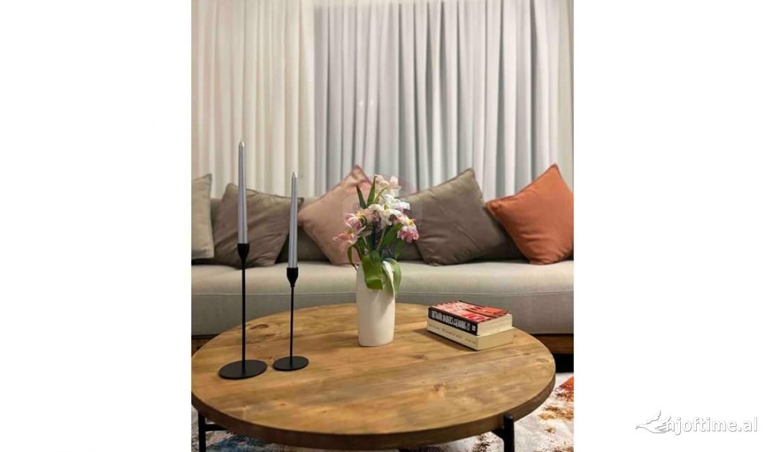 Shtepi me qera Apartament ne Tirane, 1+1, Mobilimi E mobiluar, Pagesa 1,050  Euro.