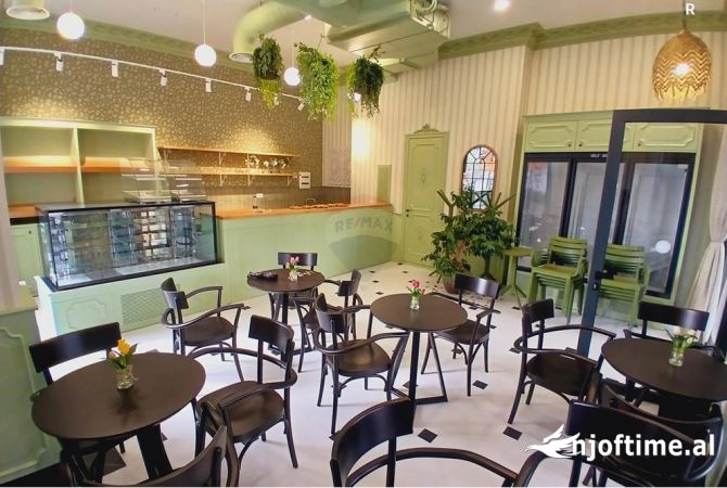 Ambiente Commerciale in Affitto 2+1 a Tirana - 1,500 Euro