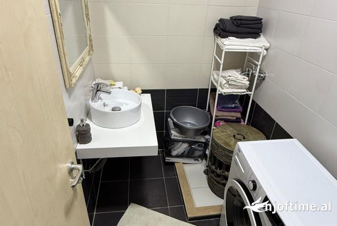 Shtepi me qera Apartament ne Tirane, 2+1, Mobilimi E mobiluar, Pagesa 600  Euro.