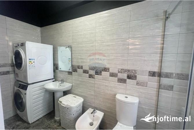 Shtepi ne shitje Apartament ne Tirane, 2+1, Mobilimi E mobiluar, Pagesa 198,000  Euro.