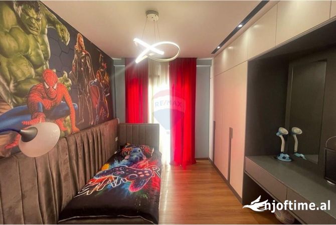 Shtepi ne shitje Apartament ne Tirane, 2+1, Mobilimi E mobiluar, Pagesa 198,000  Euro.