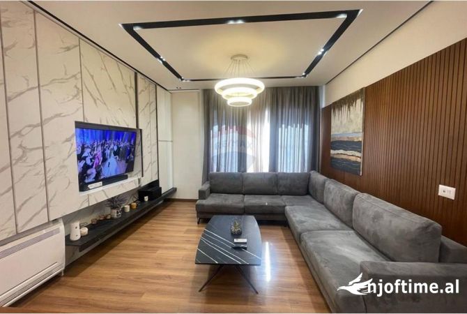 Shtepi ne shitje Apartament ne Tirane, 2+1, Mobilimi E mobiluar, Pagesa 198,000  Euro.