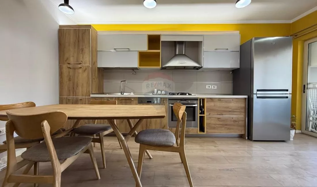 Shtepi ne shitje Apartament ne Tirane, 2+1, Mobilimi E mobiluar, Pagesa 189,000  Euro.