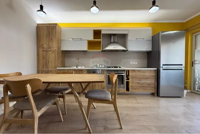 Shitet Apartament 2+1+2 tek 21 Dhjetori