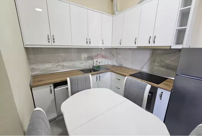 Shtepi me qera Apartament ne Tirane, 2+1, Mobilimi E mobiluar, Pagesa 500  Euro.
