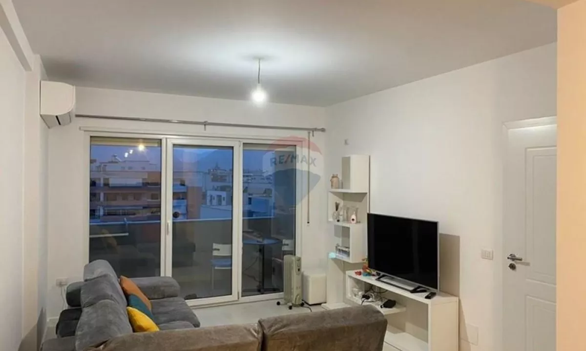 Shtepi ne shitje Apartament ne Tirane, 2+1, Mobilimi E mobiluar, Pagesa 155,000  Euro.