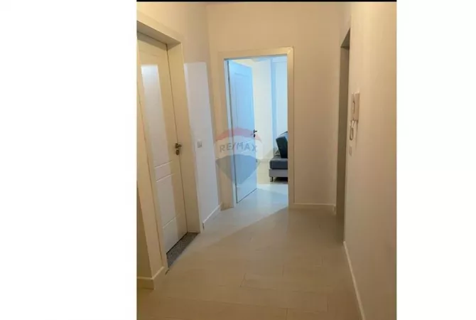 Shtepi ne shitje Apartament ne Tirane, 2+1, Mobilimi E mobiluar, Pagesa 155,000  Euro.