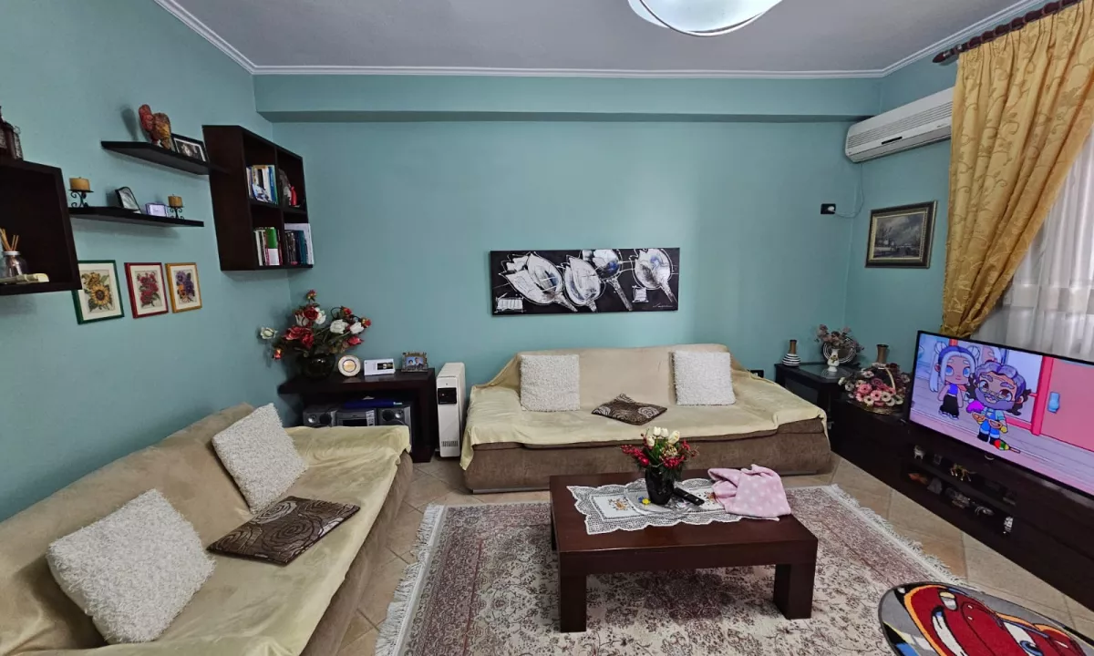 Shtepi ne shitje Apartament ne Tirane, 2+1, Mobilimi E mobiluar, Pagesa 255,000  Euro.