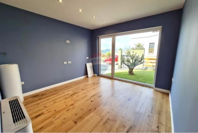 Villa di lusso in vendita a Tirana 5+1, SemiArredato