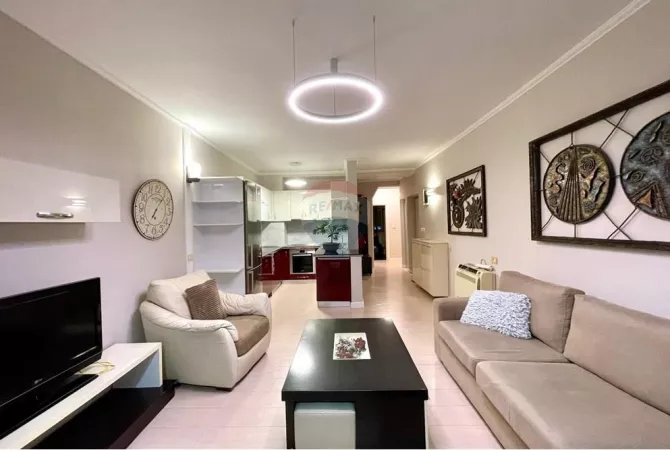 Appartamento in affitto a Tirana 2+1, Arredato