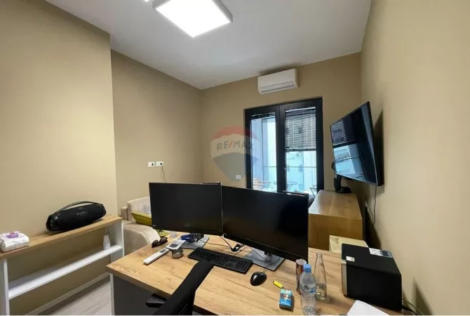 Shtepi ne shitje Apartament ne Tirane, 2+1, Mobilimi Bosh, pa mobiluar, Pagesa 197,000  Euro.