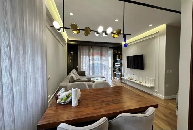 Shtepi me qera Apartament ne Tirane, 2+1, Mobilimi E mobiluar, Pagesa 1,300  Euro.