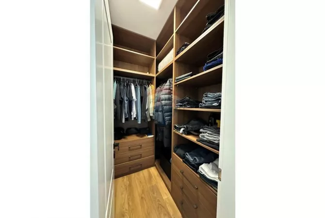 Shtepi me qera Apartament ne Tirane, 2+1, Mobilimi E mobiluar, Pagesa 1,300  Euro.