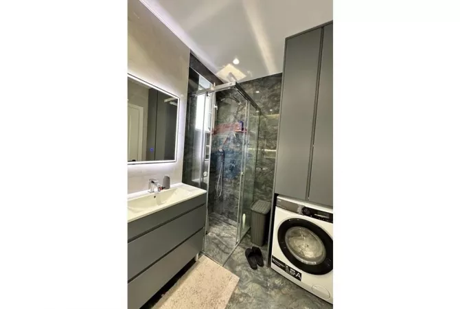 Shtepi me qera Apartament ne Tirane, 2+1, Mobilimi E mobiluar, Pagesa 1,300  Euro.