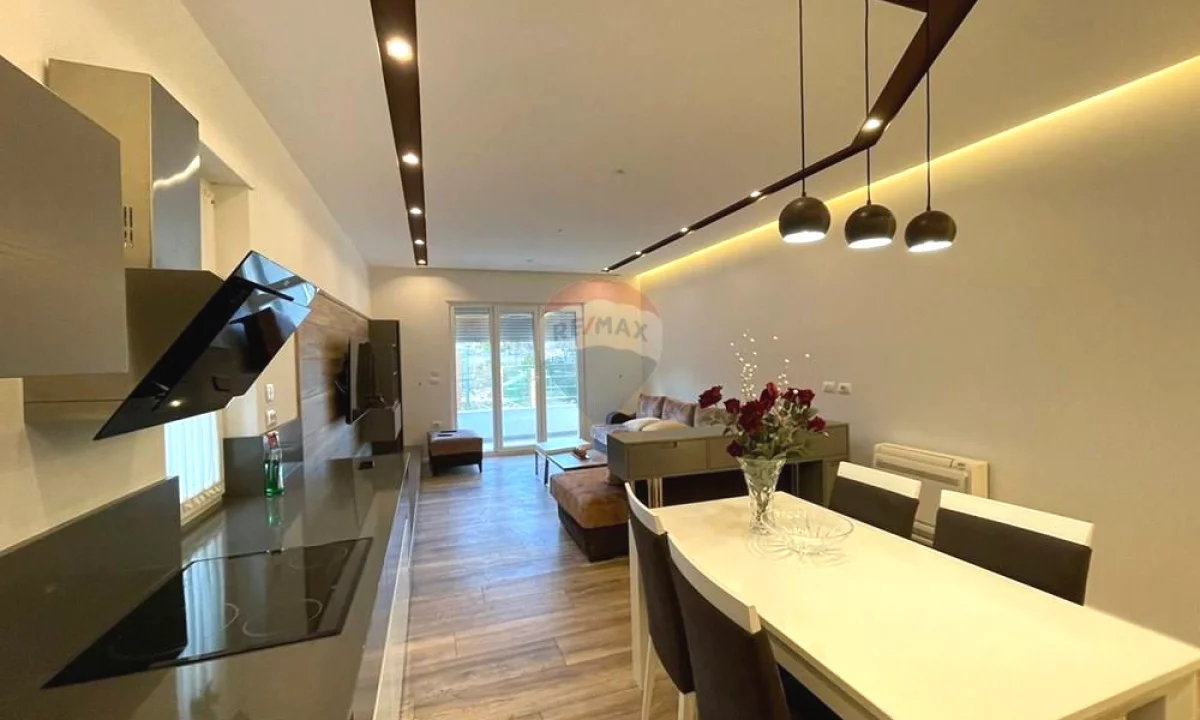 Shtepi me qera Apartament ne Tirane, 3+1, Mobilimi E mobiluar, Pagesa 1,500  Euro.