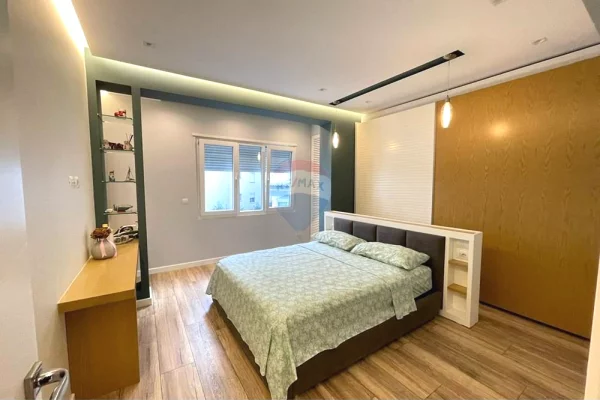 Shtepi me qera Apartament ne Tirane, 3+1, Mobilimi E mobiluar, Pagesa 1,500  Euro.