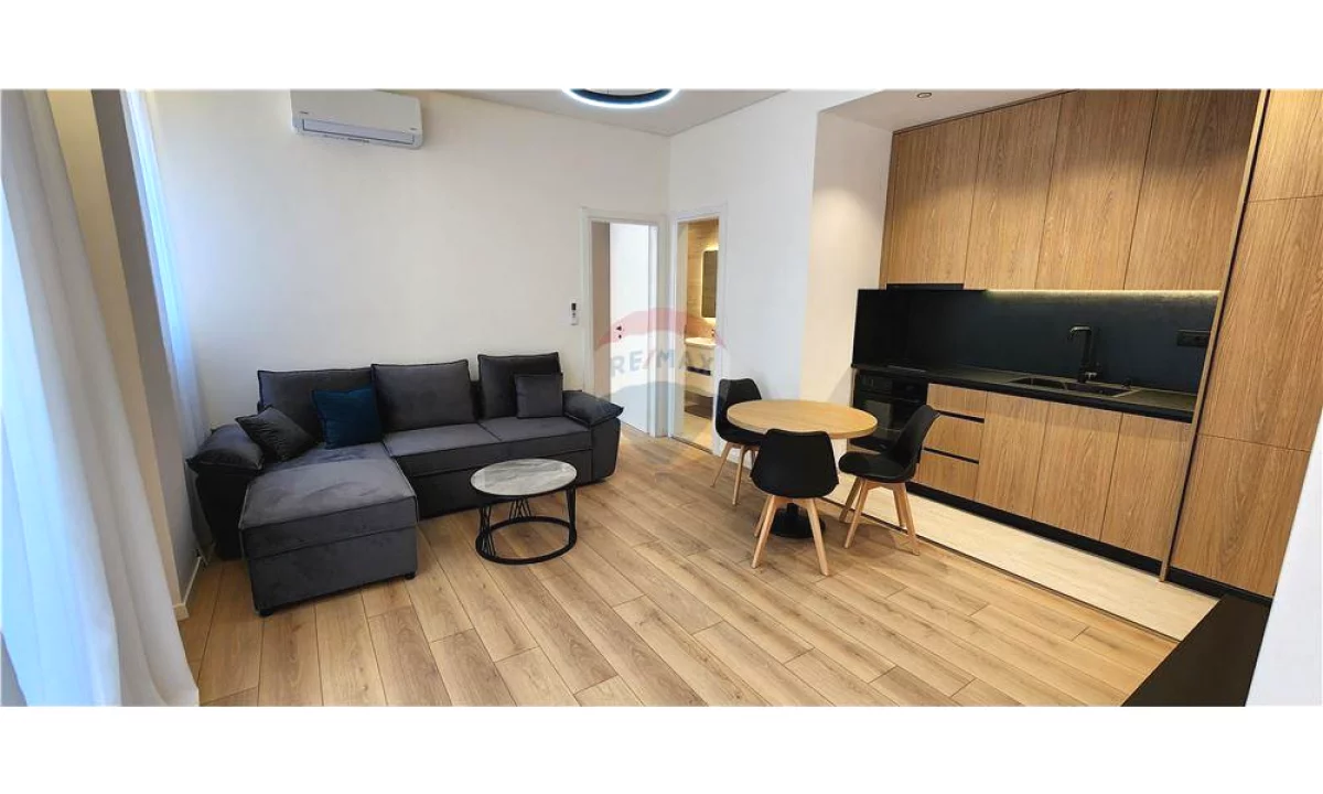 Shtepi ne shitje Apartament ne Tirane, 1+1, Mobilimi E mobiluar, Pagesa 122,000  Euro.