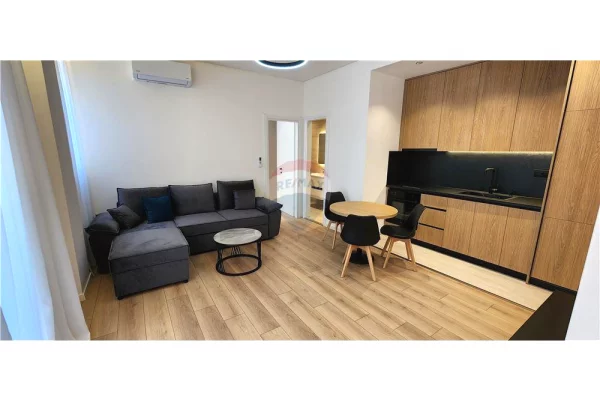 Shitet apartament tek Kopshti Zoologjik 