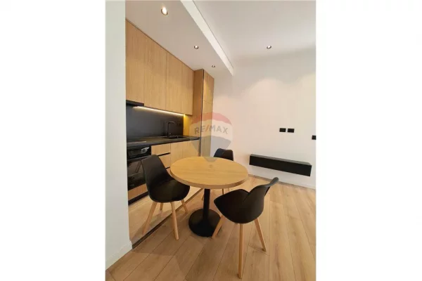 Shtepi ne shitje Apartament ne Tirane, 1+1, Mobilimi E mobiluar, Pagesa 122,000  Euro.