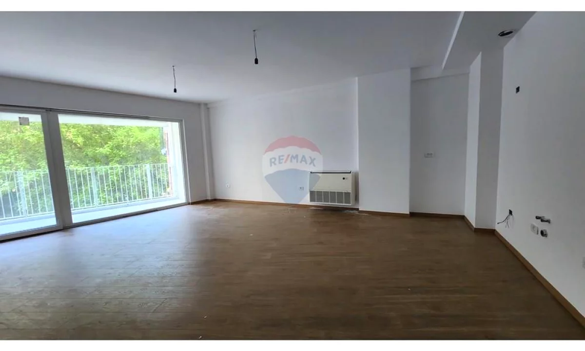 Shtepi ne shitje Apartament ne Tirane, 2+1, Mobilimi Bosh, pa mobiluar, Pagesa 385,000  Euro.