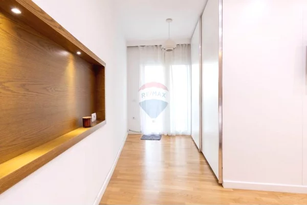 Appartamento in vendita a Tirana 2+1, Arredato