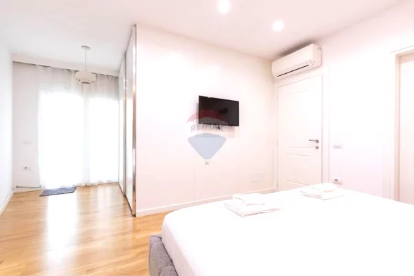 Appartamento in vendita a Tirana 2+1, Arredato