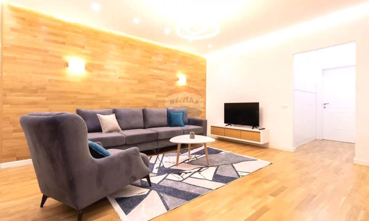 Appartamento in vendita a Tirana 2+1, Arredato