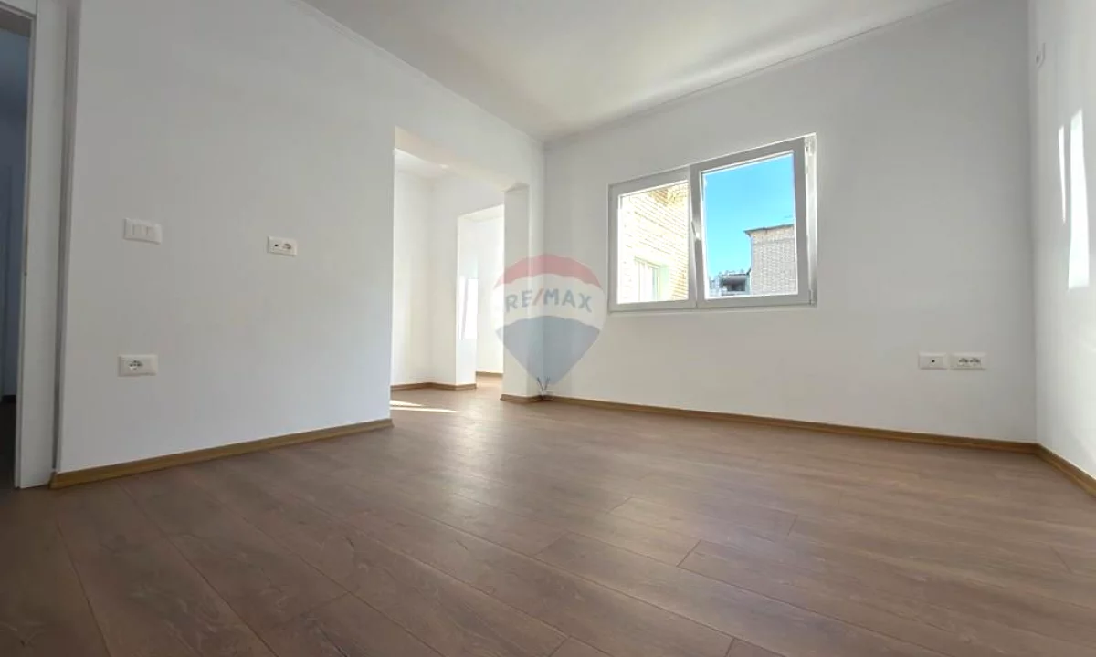 Shtepi ne shitje Apartament ne Tirane, 2+1, Mobilimi E mobiluar, Pagesa 149,000  Euro.