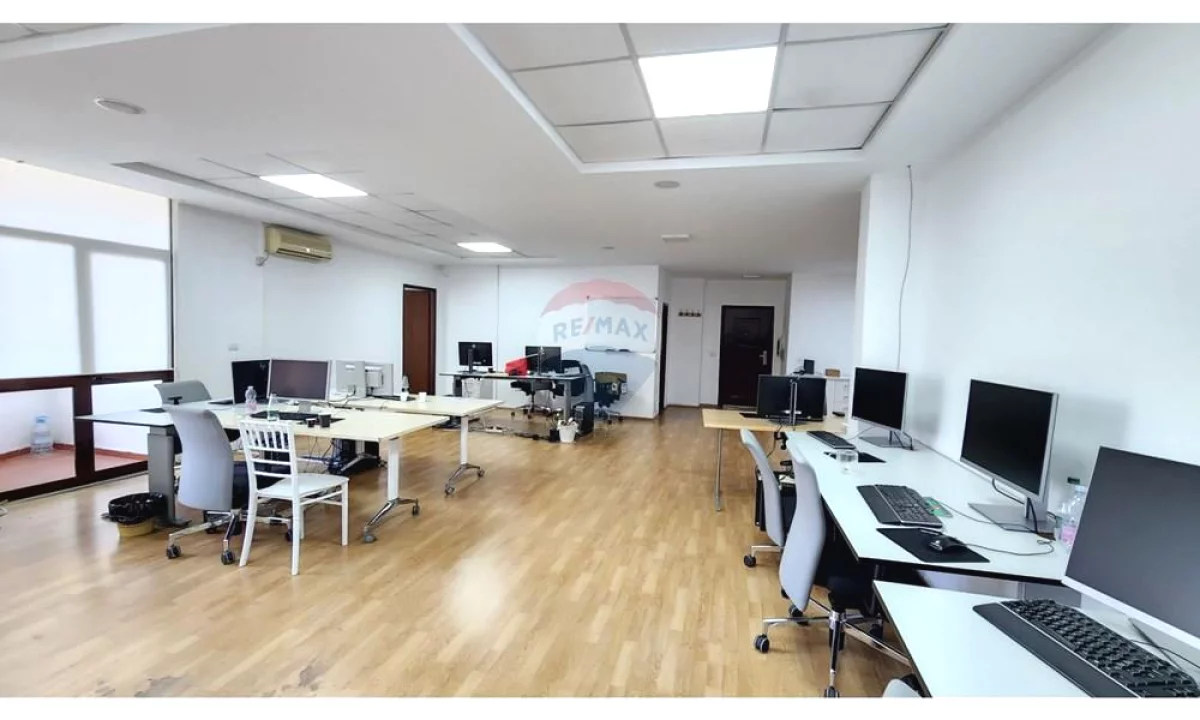 Zyre - Me Qera - Bllok - Tirane