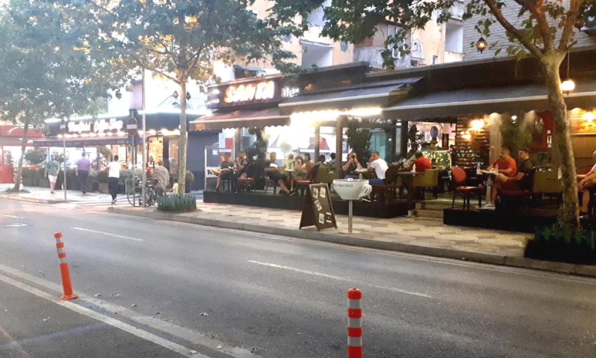 Shtepi ne shitje Apartament ne Tirane, 3+1, Mobilimi Bosh, pa mobiluar, Pagesa 555,000  Euro.