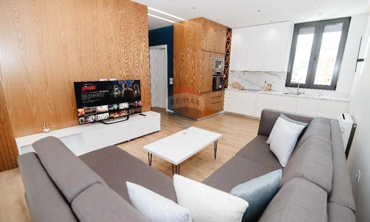 Appartamento in affitto a Tirana 2+1, Arredato