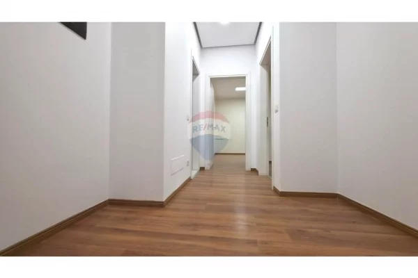 Business Property for Rent 3+1 in Tirana - 1,600 Euro