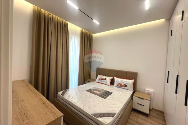 Apartament 1+1 me qera tek Komuna e Parisit 