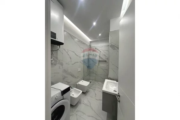 Shtepi me qera Apartament ne Tirane, 1+1, Mobilimi E mobiluar, Pagesa 700  Euro.