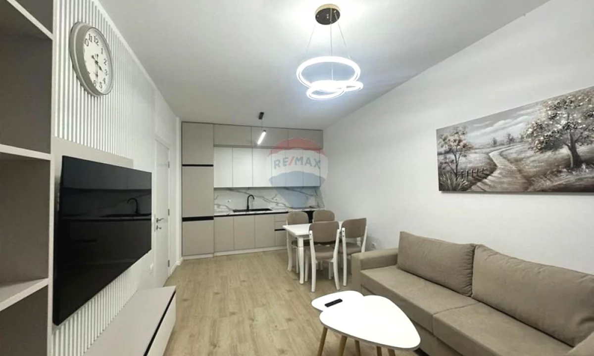 Shtepi me qera Apartament ne Tirane, 2+1, Mobilimi E mobiluar, Pagesa 1,000  Euro.
