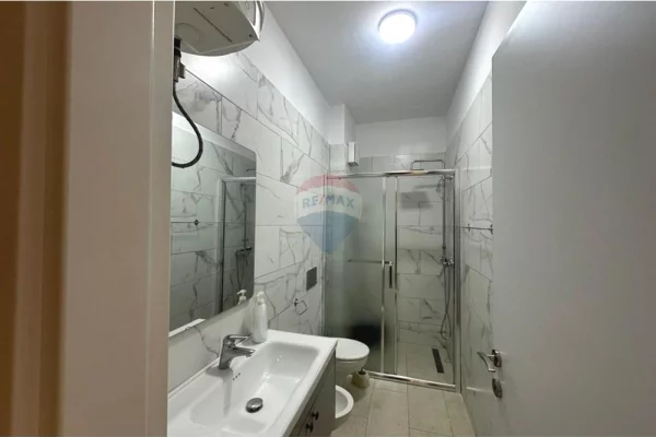 Shtepi me qera Apartament ne Tirane, 2+1, Mobilimi E mobiluar, Pagesa 1,000  Euro.