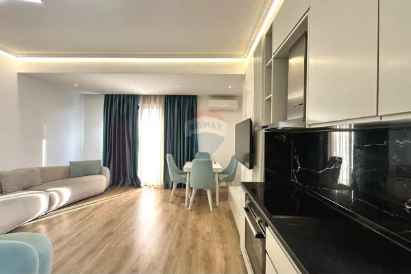 Shitet Apartament 1+1 tek Farmacia 10