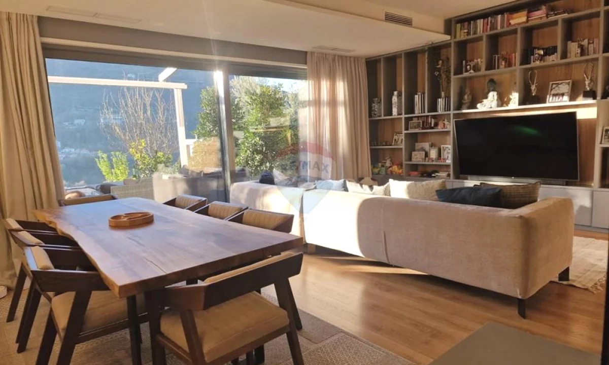 Villa di lusso in vendita a Tirana 3+1, Arredato