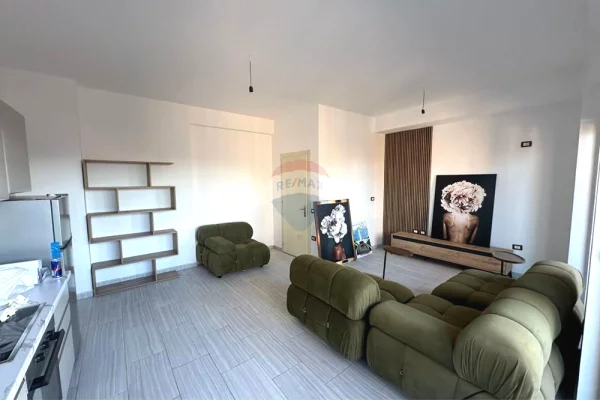 Shtepi me qera Apartament ne Tirane, 2+1, Mobilimi E mobiluar, Pagesa 550  Euro.