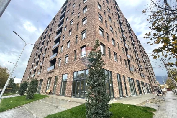 Shitet apartament 3+1+2 tek 5 Maji