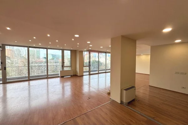 Ambient biznesi me qera 3+1 ne Tirane - 3,000 Euro