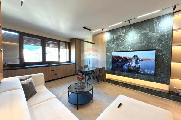 Appartamento in affitto a Tirana 2+1, Arredato