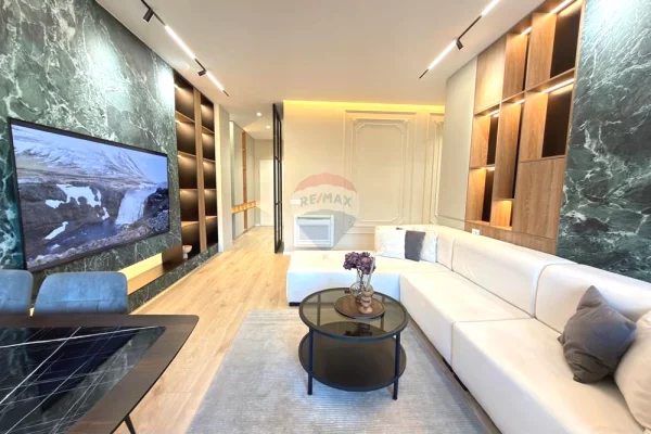 Appartamento in affitto a Tirana 2+1, Arredato